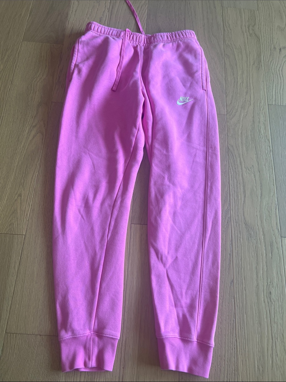 Nike. Women’s Size Small. Sweat pants. Pink